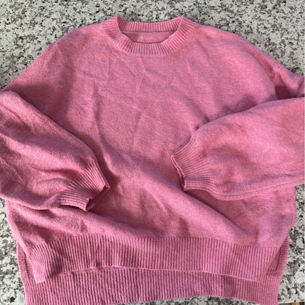 Women’s oversized crewneck sweater